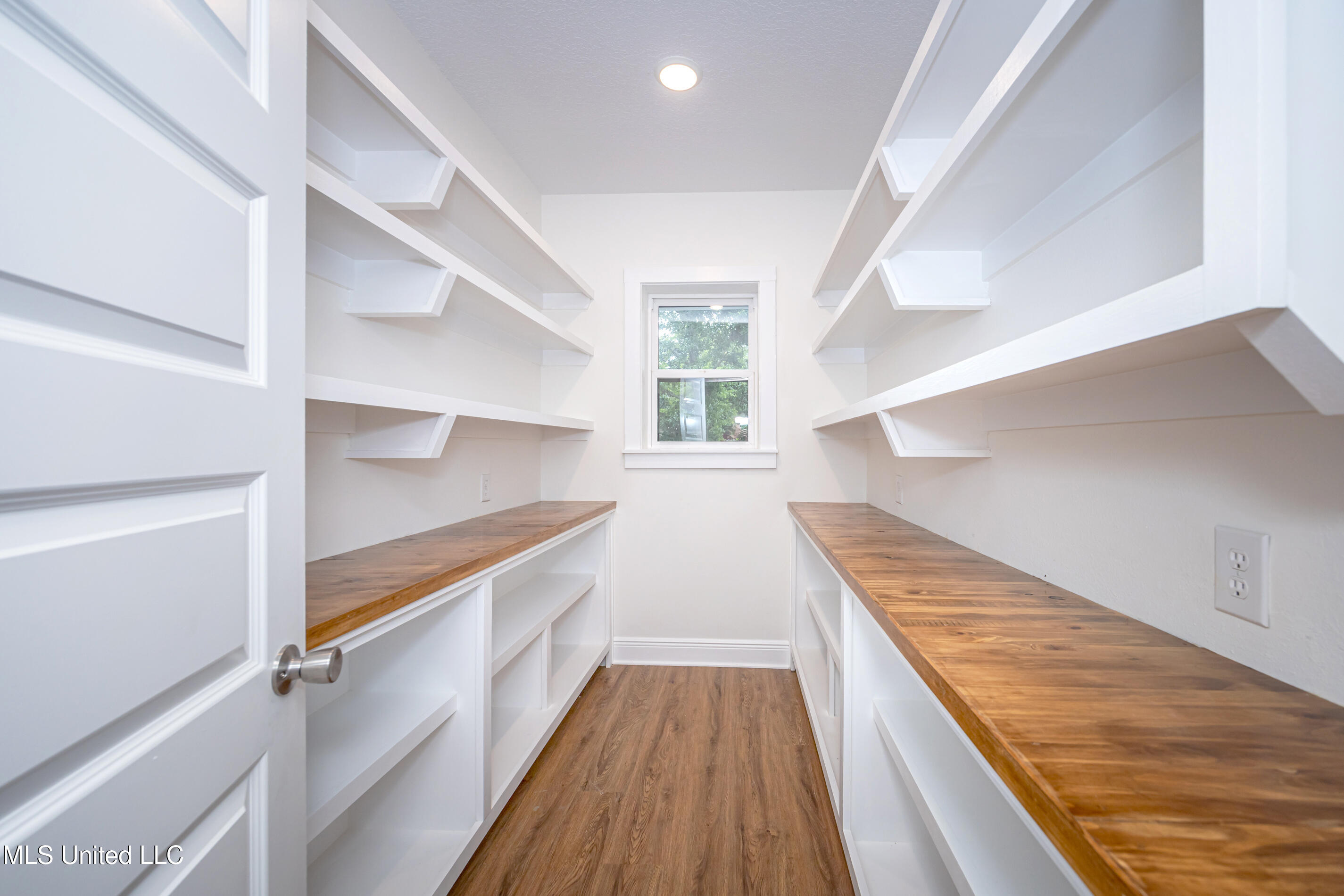 9329 Ridgeview Drive Ocean Springs, MS 39564 - Photo 31 of 126 IMG_4127