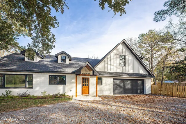 $485,000 | 9329 Ridgeview Drive, Ocean Springs, MS 39564