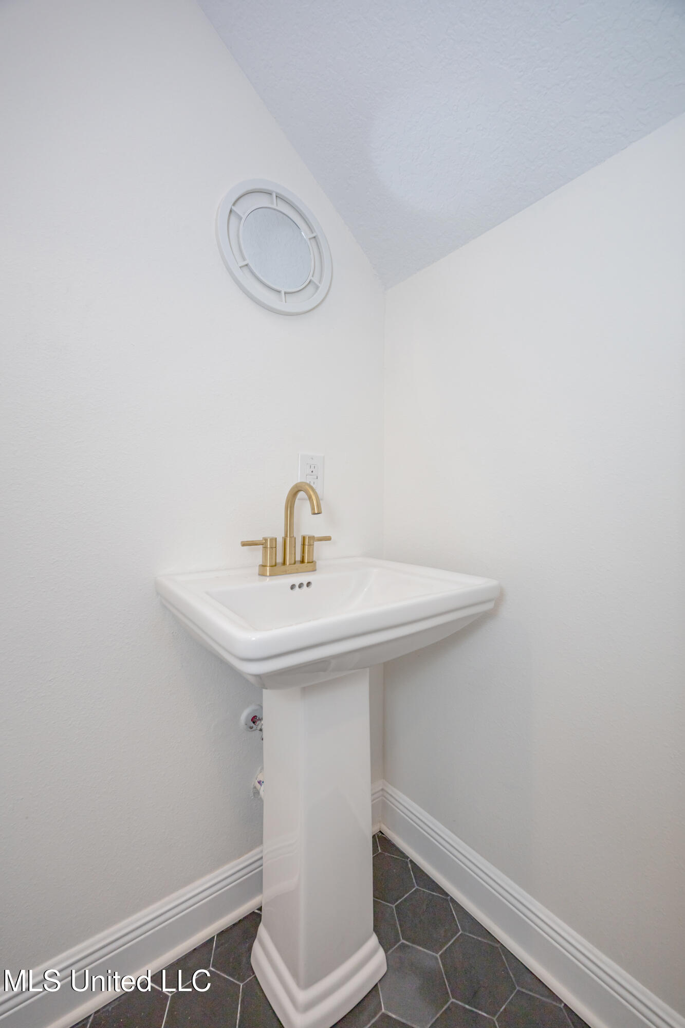 9329 Ridgeview Drive Ocean Springs, MS 39564 - Photo 50 of 114 IMG_4159