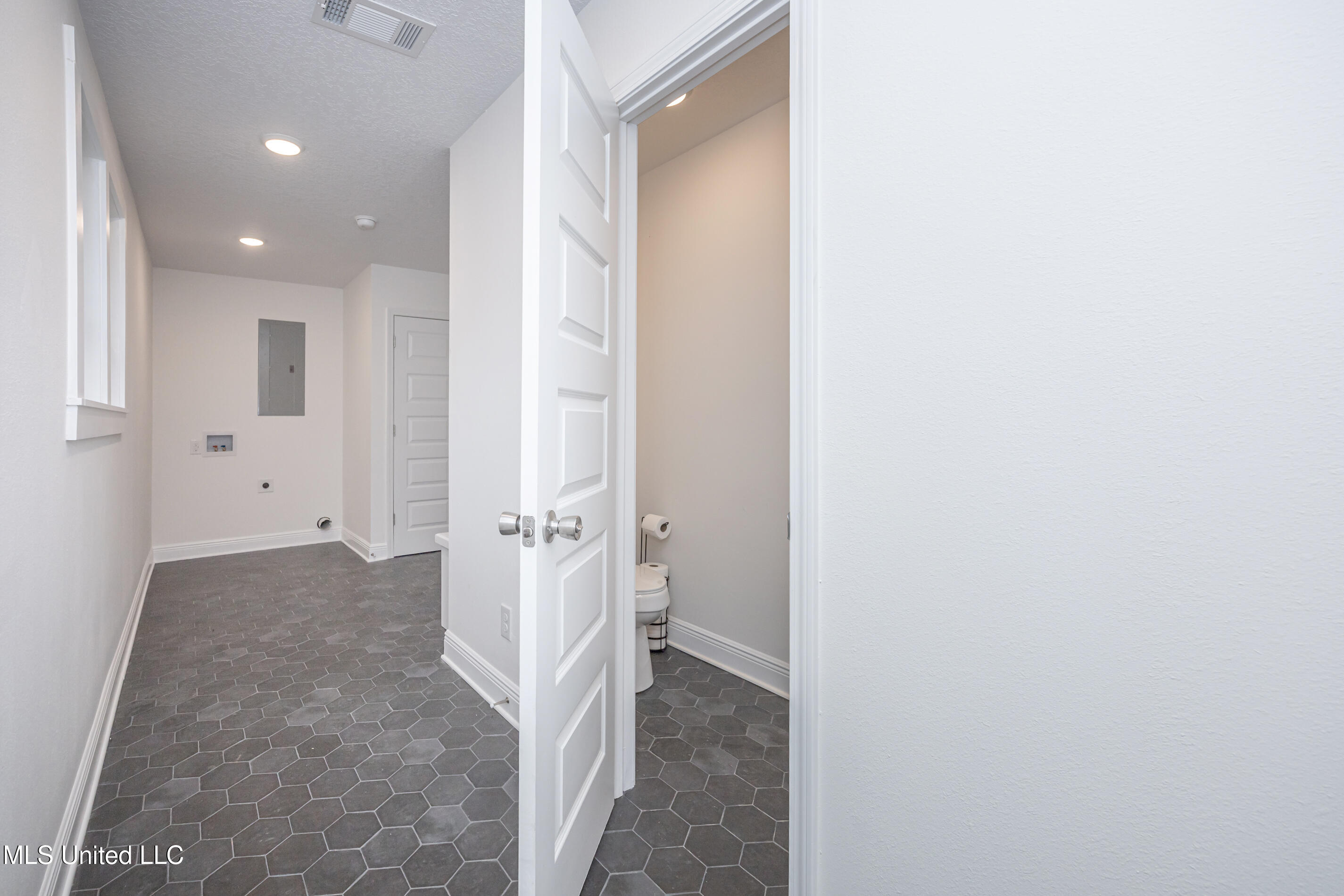 9329 Ridgeview Drive Ocean Springs, MS 39564 - Photo 61 of 126 IMG_4158