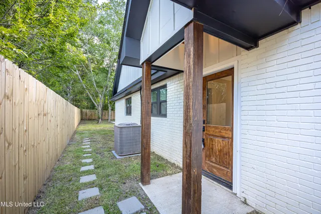 $485,000 | 9329 Ridgeview Drive, Ocean Springs, MS 39564