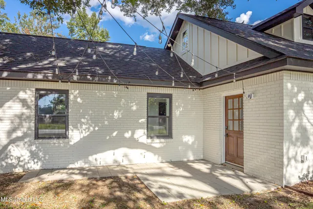 $485,000 | 9329 Ridgeview Drive, Ocean Springs, MS 39564