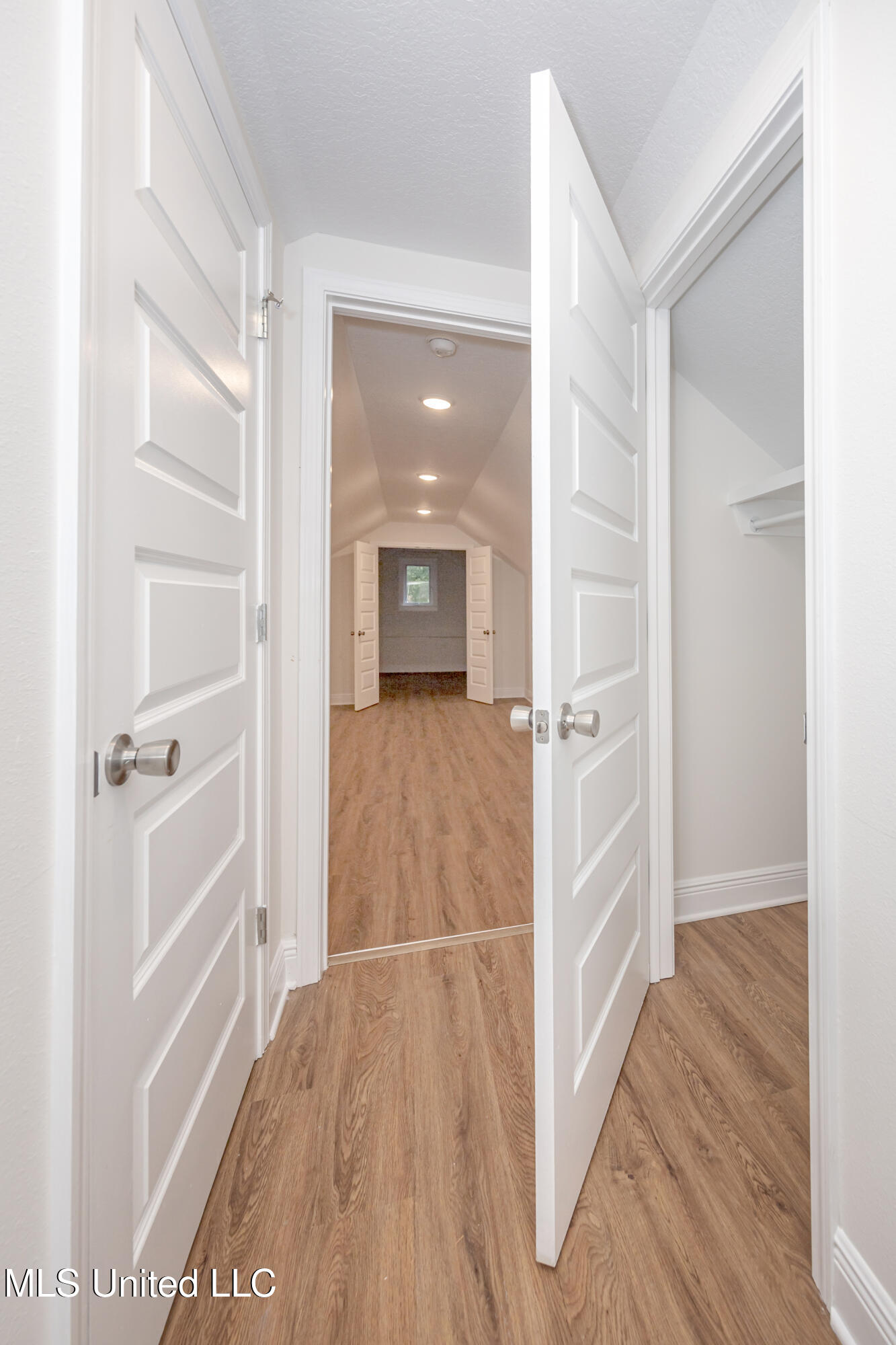 9329 Ridgeview Drive Ocean Springs, MS 39564 - Photo 85 of 126 IMG_4189