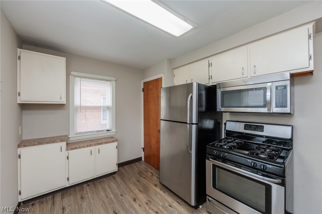 1551 Winchester Road Cleveland, OH 44124 - Photo 12 of 48