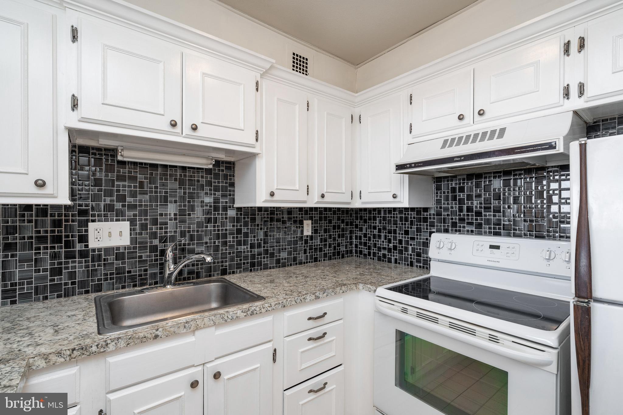 224-30 West Rittenhouse Square, Unit 809 Philadelphia, PA 19103 - Photo 7 of 24
