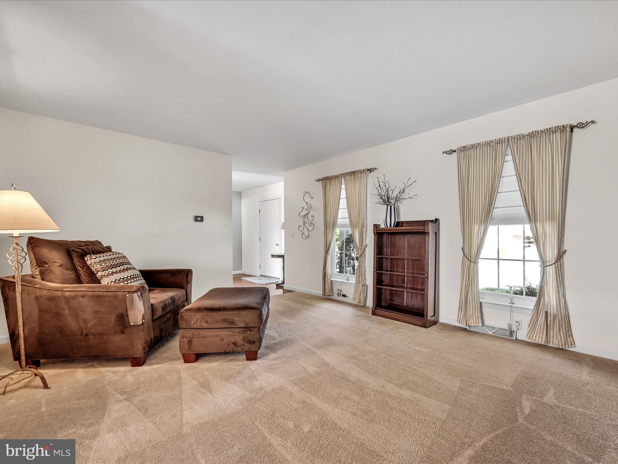 41 Hillcrest Road Marietta, PA 17547 - Photo 7 of 33 Living Room