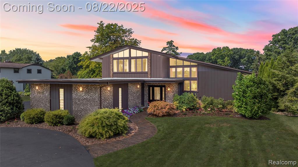 29130 East River Road Grosse Ile, MI 48138 - Photo 1 of 58 Gallery Image 1