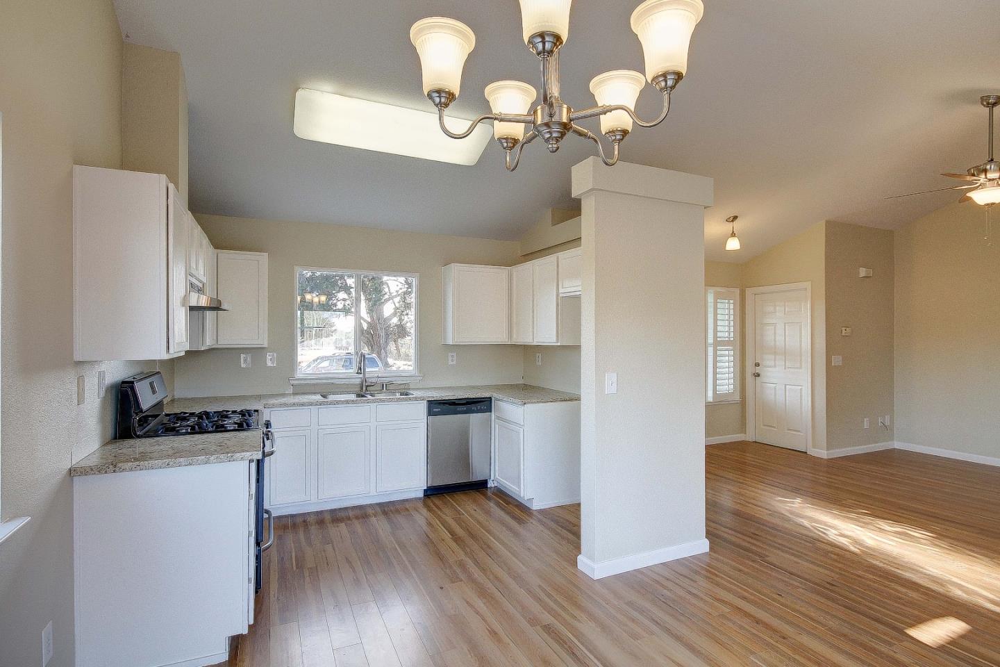 491 Bridgevale Road Hollister, CA 95023 - Photo 3 of 16 Gallery Image 3