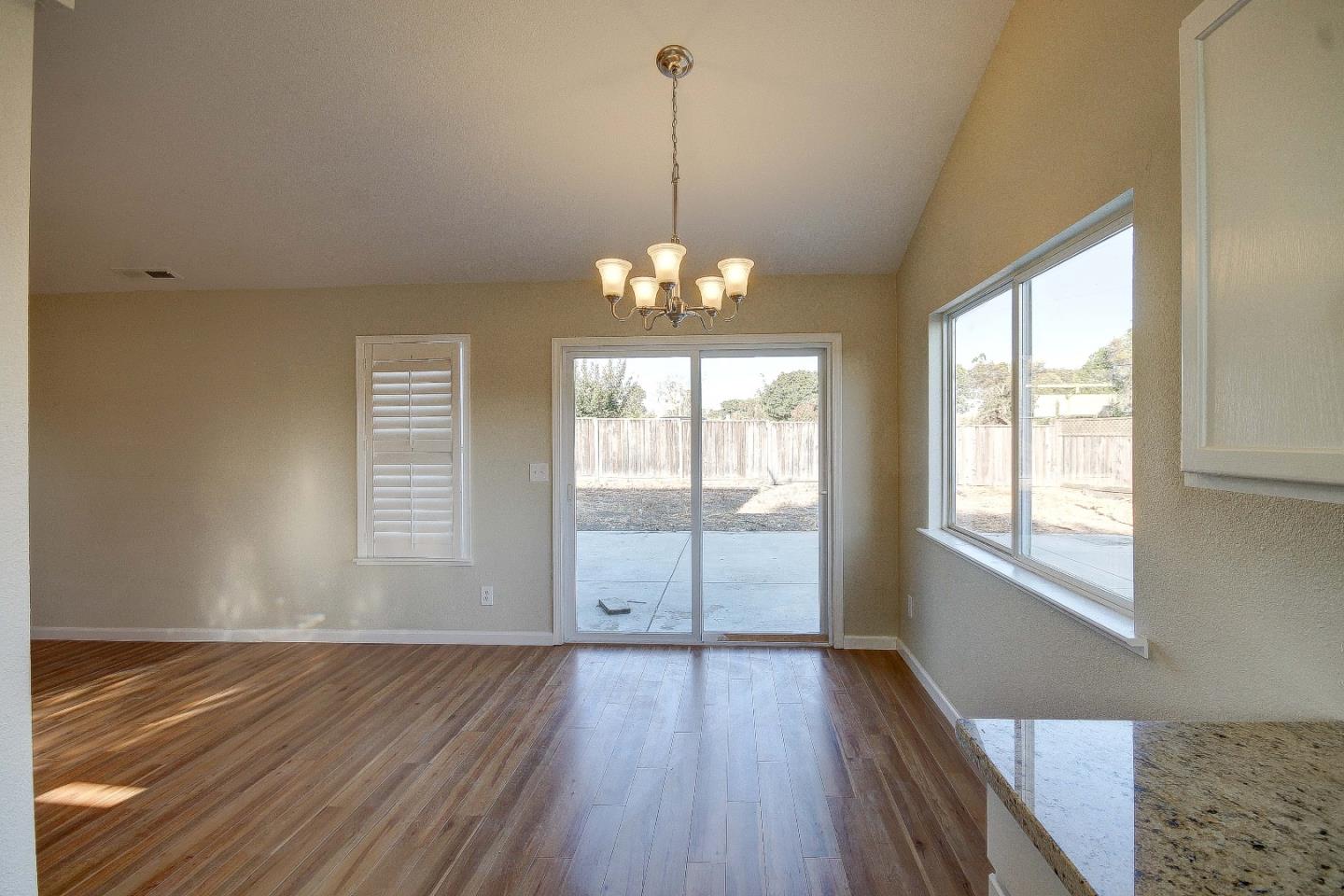 491 Bridgevale Road Hollister, CA 95023 - Photo 5 of 16 Gallery Image 5
