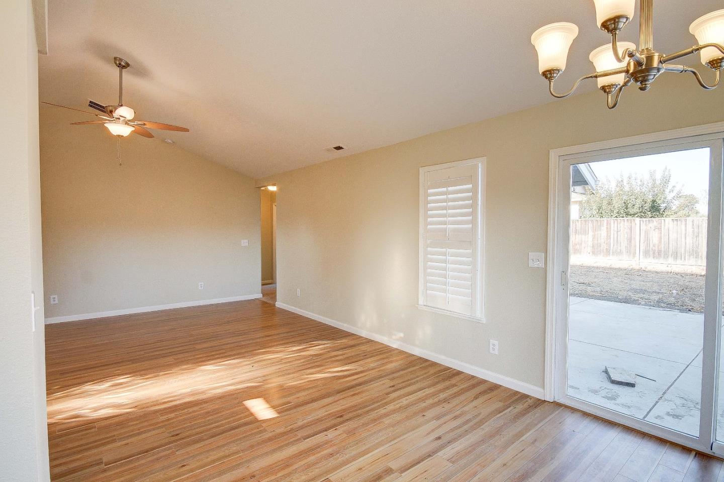 491 Bridgevale Road Hollister, CA 95023 - Photo 6 of 16 Gallery Image 6