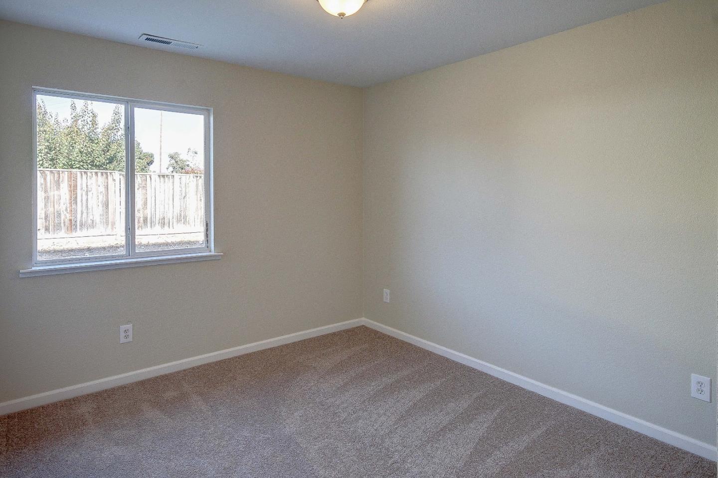 491 Bridgevale Road Hollister, CA 95023 - Photo 7 of 16 Gallery Image 7