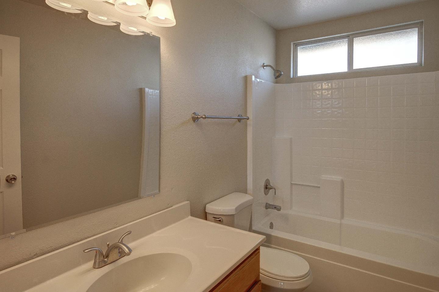 491 Bridgevale Road Hollister, CA 95023 - Photo 8 of 16 Gallery Image 8