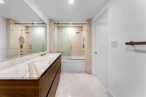 $1,595,000 | 200 Biscayne Blvd Way, Unit 1406, Miami, FL 33131