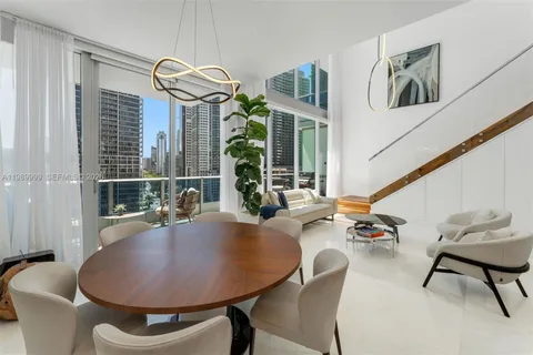 $1,595,000 | 200 Biscayne Blvd Way, Unit 1406, Miami, FL 33131