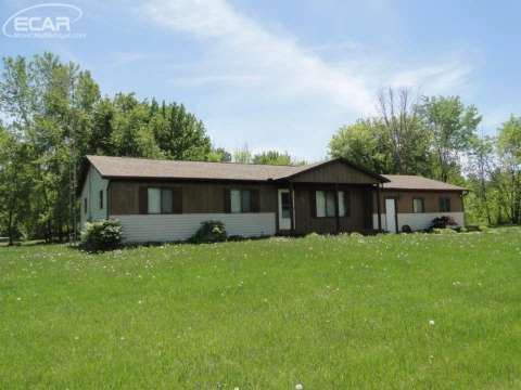 4033 West Stanley Road Mount Morris, MI 48458 - Photo 2 of 13 20438990-1.JPG