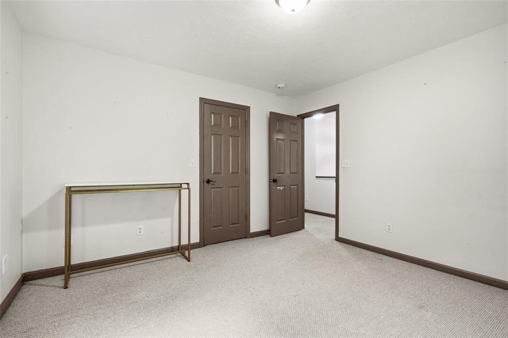 8517 Wittmer Road Pittsburgh, PA 15237 - Photo 26 of 46 an empty room with closet