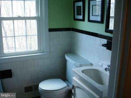 40 Cedar Knoll Road Cockeysville, MD 21030 - Photo 13 of 28 Full bath