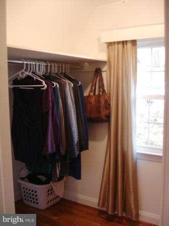 40 Cedar Knoll Road Cockeysville, MD 21030 - Photo 18 of 28 Extra Large walk-in closet