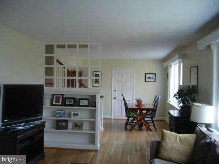 40 Cedar Knoll Road Cockeysville, MD 21030 - Photo 8 of 28 Living Room with built-in shelves