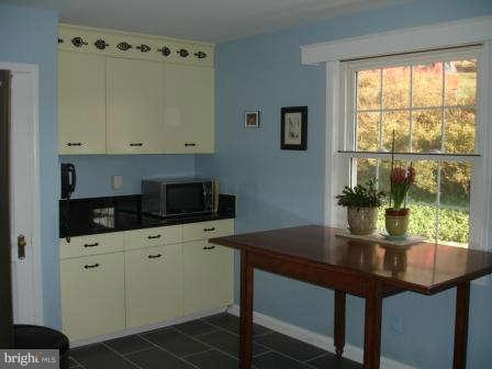 40 Cedar Knoll Road Cockeysville, MD 21030 - Photo 9 of 28 Porcelain tile flooring