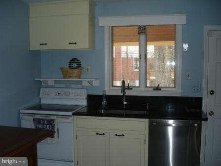 40 Cedar Knoll Road Cockeysville, MD 21030 - Photo 10 of 28 Kitchen