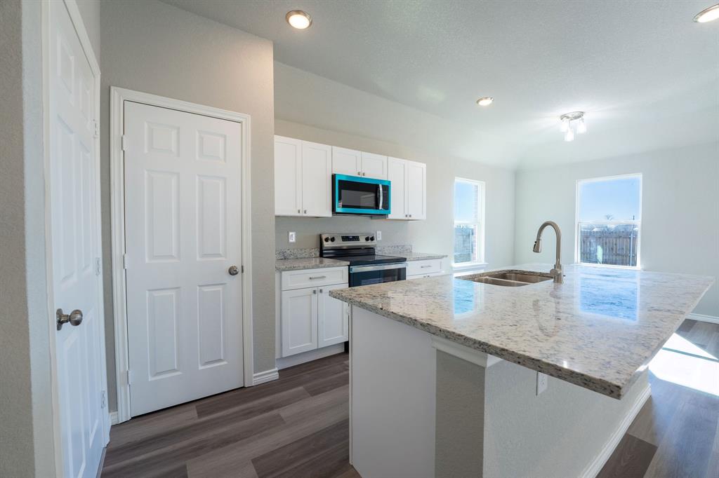 1020 Springview Lane Mabank, TX 75147 - Photo 17 of 40