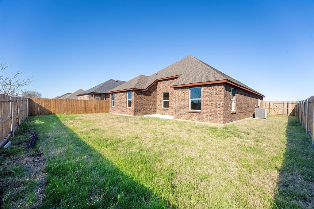 1020 Springview Lane Mabank, TX 75147 - Photo 35 of 40