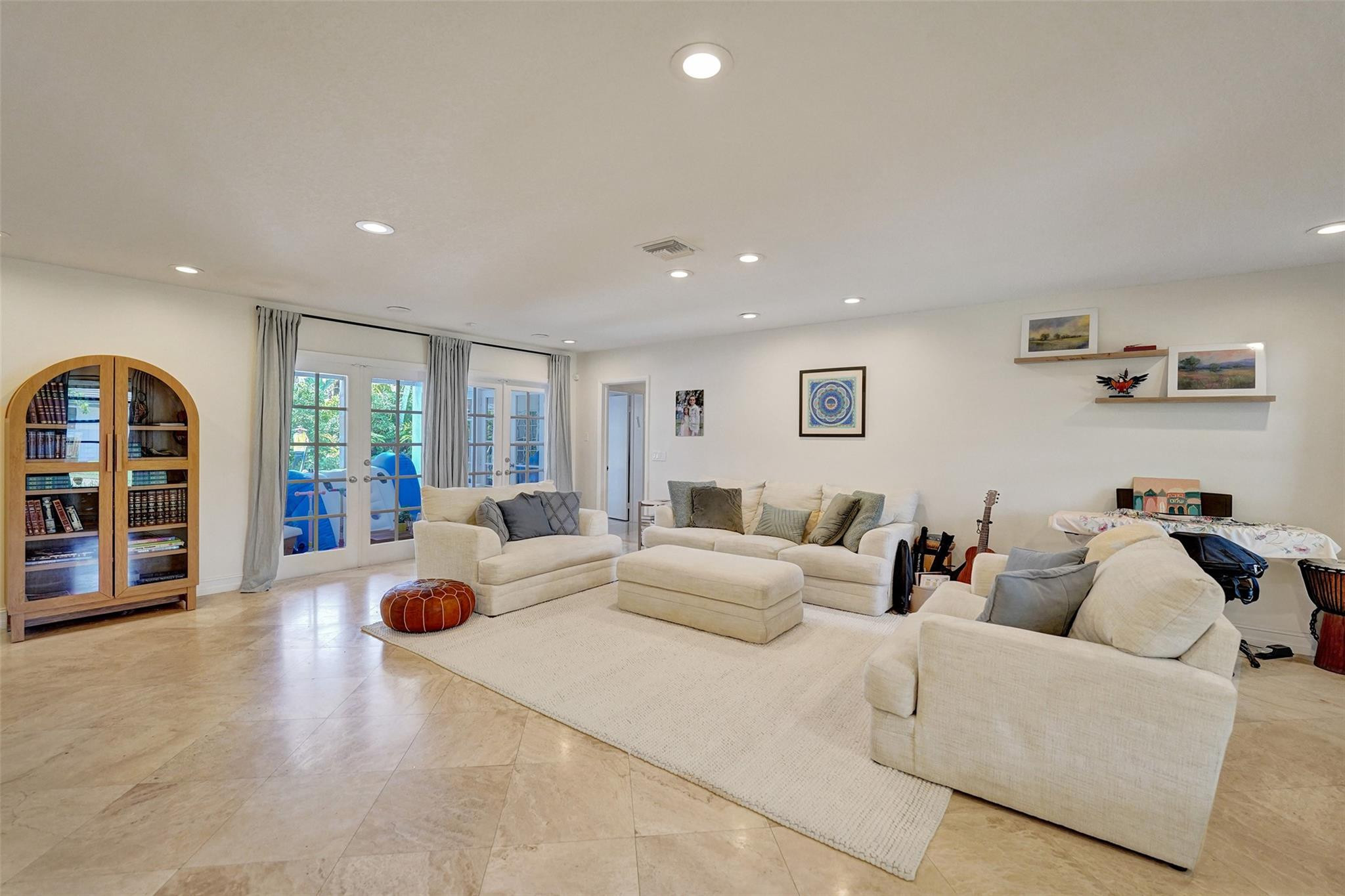 3401 North 31st Terrace Hollywood, FL 33021 - Photo 3 of 24 Photo 3