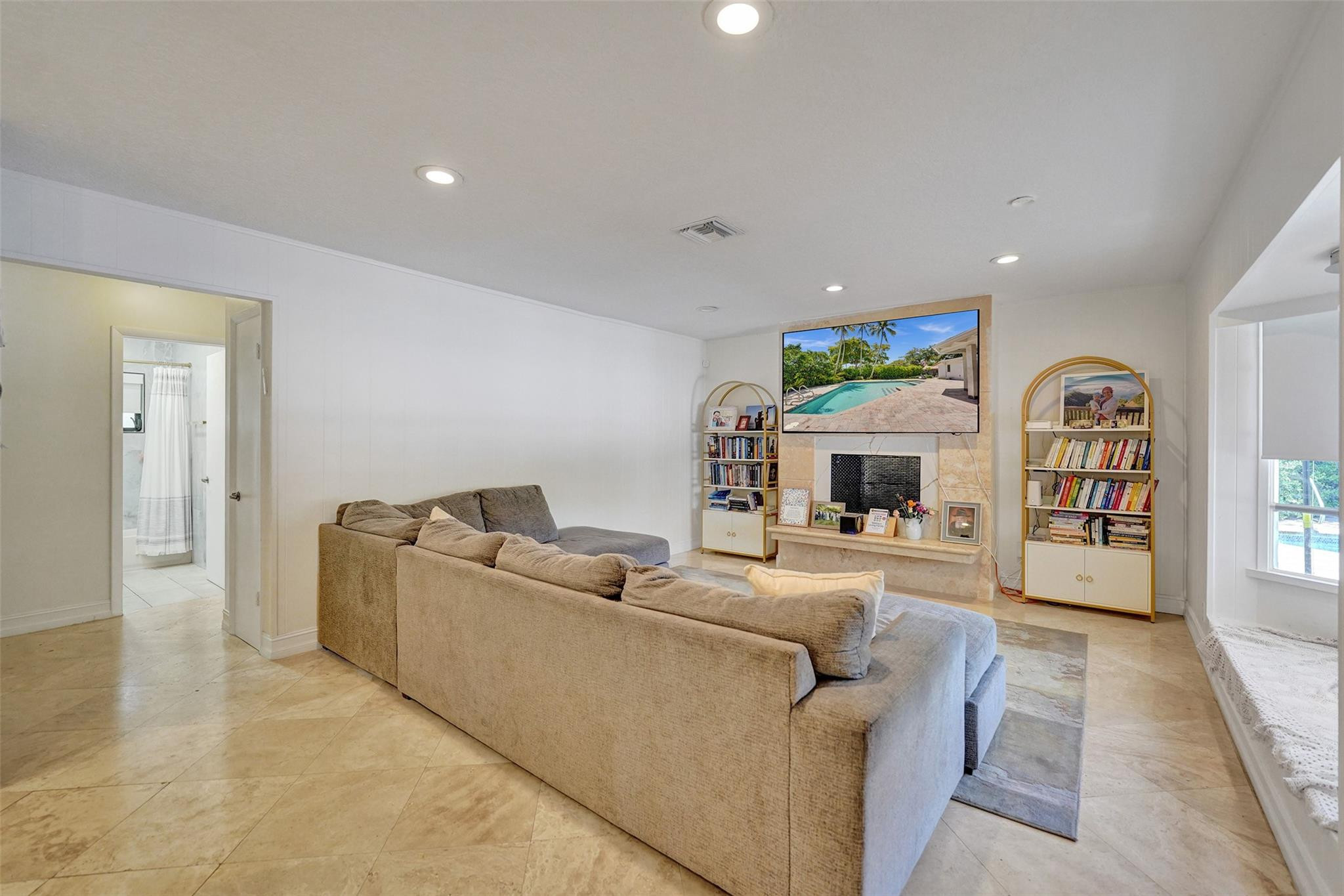 3401 North 31st Terrace Hollywood, FL 33021 - Photo 9 of 24 Photo 9