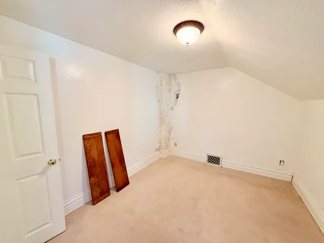 $87,000 | 716 Elizabeth Street, Kalamazoo, MI 49007