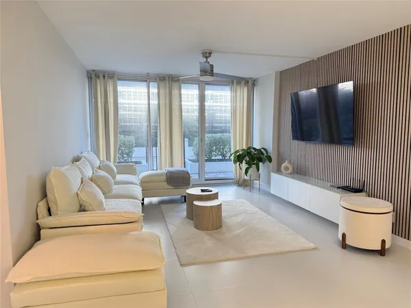 $3,300 | 525 North Ocean Boulevard, Unit 422, Pompano Beach, FL 33062