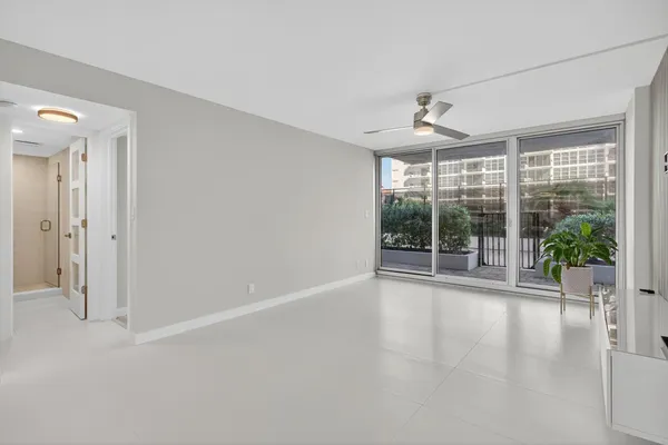 $3,300 | 525 North Ocean Boulevard, Unit 422, Pompano Beach, FL 33062