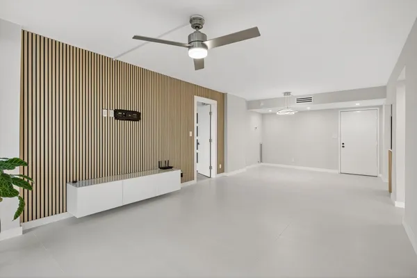 $3,300 | 525 North Ocean Boulevard, Unit 422, Pompano Beach, FL 33062