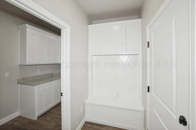 a view of utility room