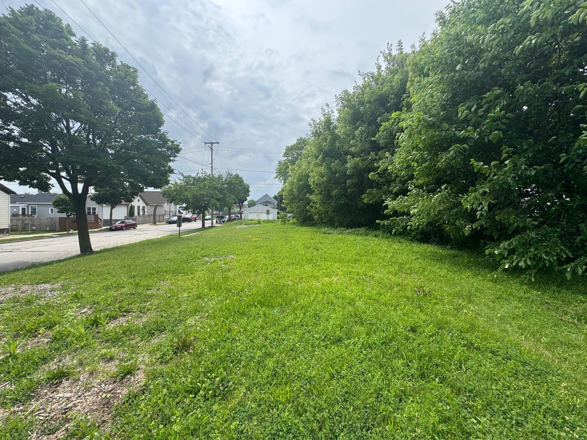 1747 South 3rd Street Milwaukee, WI 53204 - Photo 2 of 4 1747 S 3 3