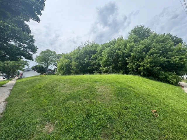 $9,240 | 1747 South 3rd Street, Milwaukee, WI 53204