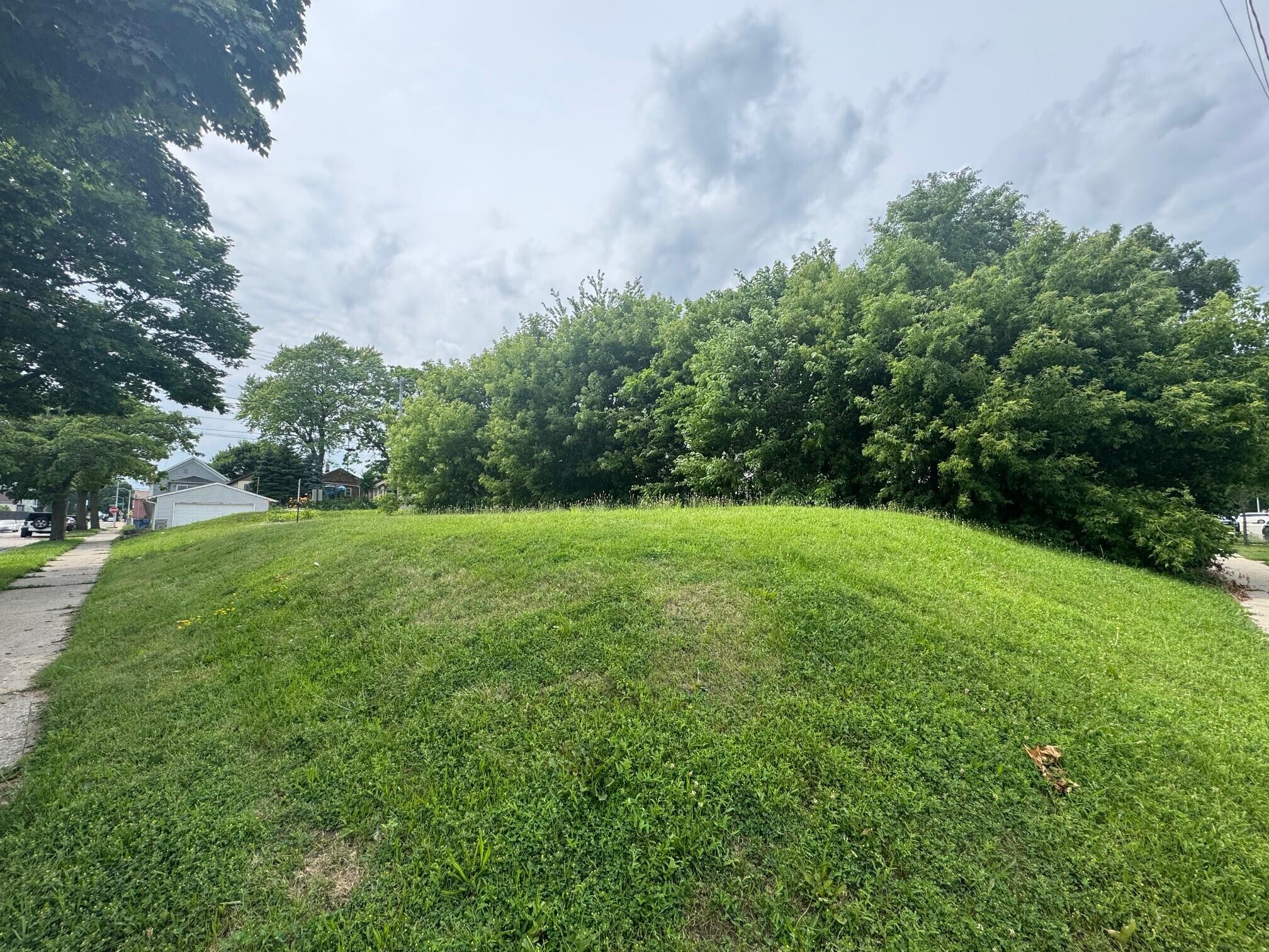 1747 South 3rd Street Milwaukee, WI 53204 - Photo 4 of 4 1747 S 3 1