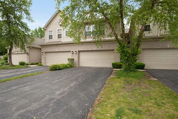 $315,000 | 2642 Granite Court, Unit 2642, Crystal Lake, IL 60012