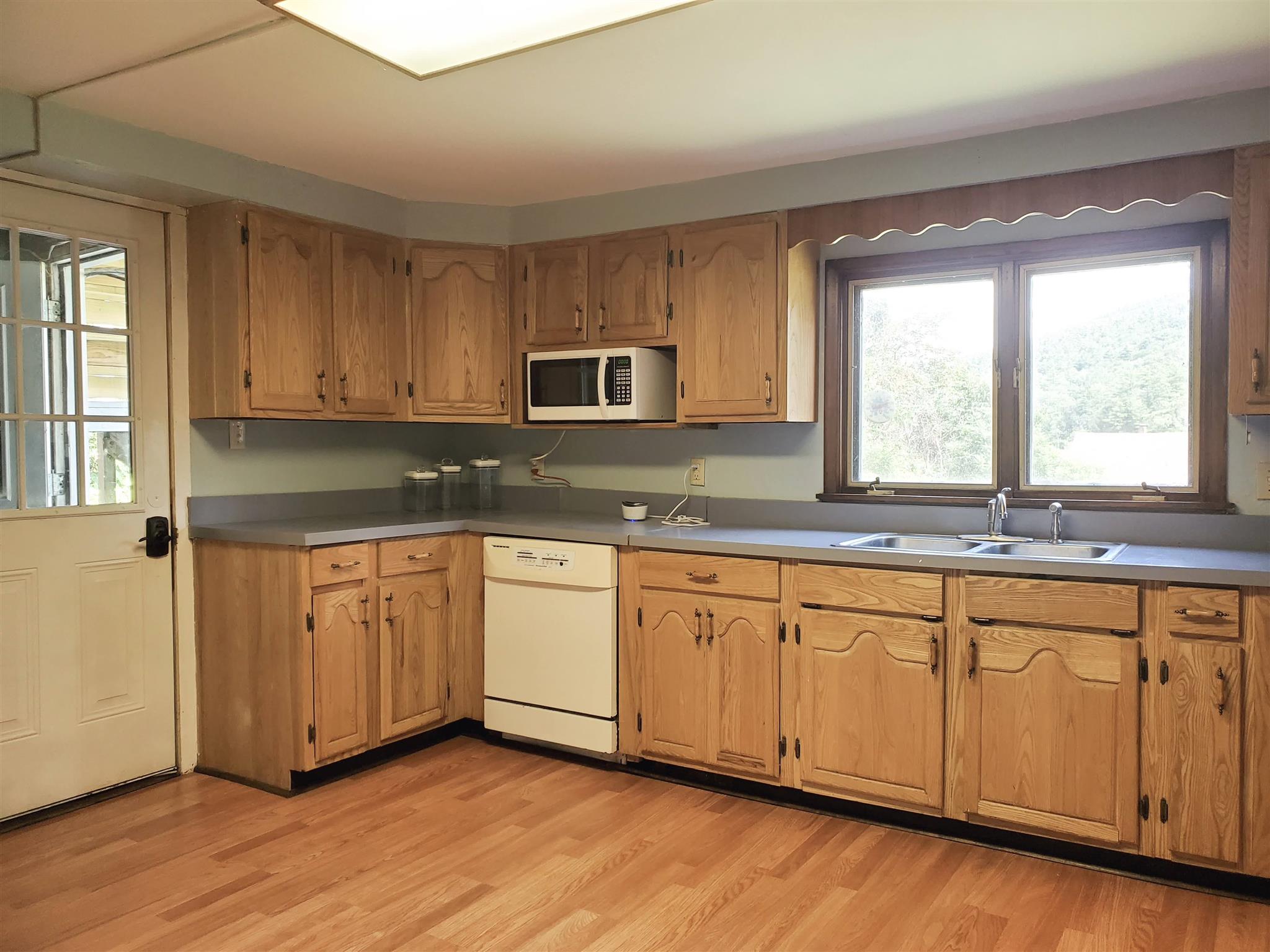 549 Highway 5 Barnet, VT 05821 - Photo 3 of 34
