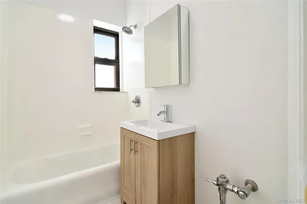 $145,000 | 590 East 3rd Street, Unit 3M, Mount Vernon, NY 10553