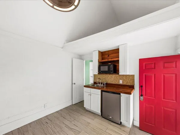 $3,600 | 52 Congress Street, Charleston, SC 29403