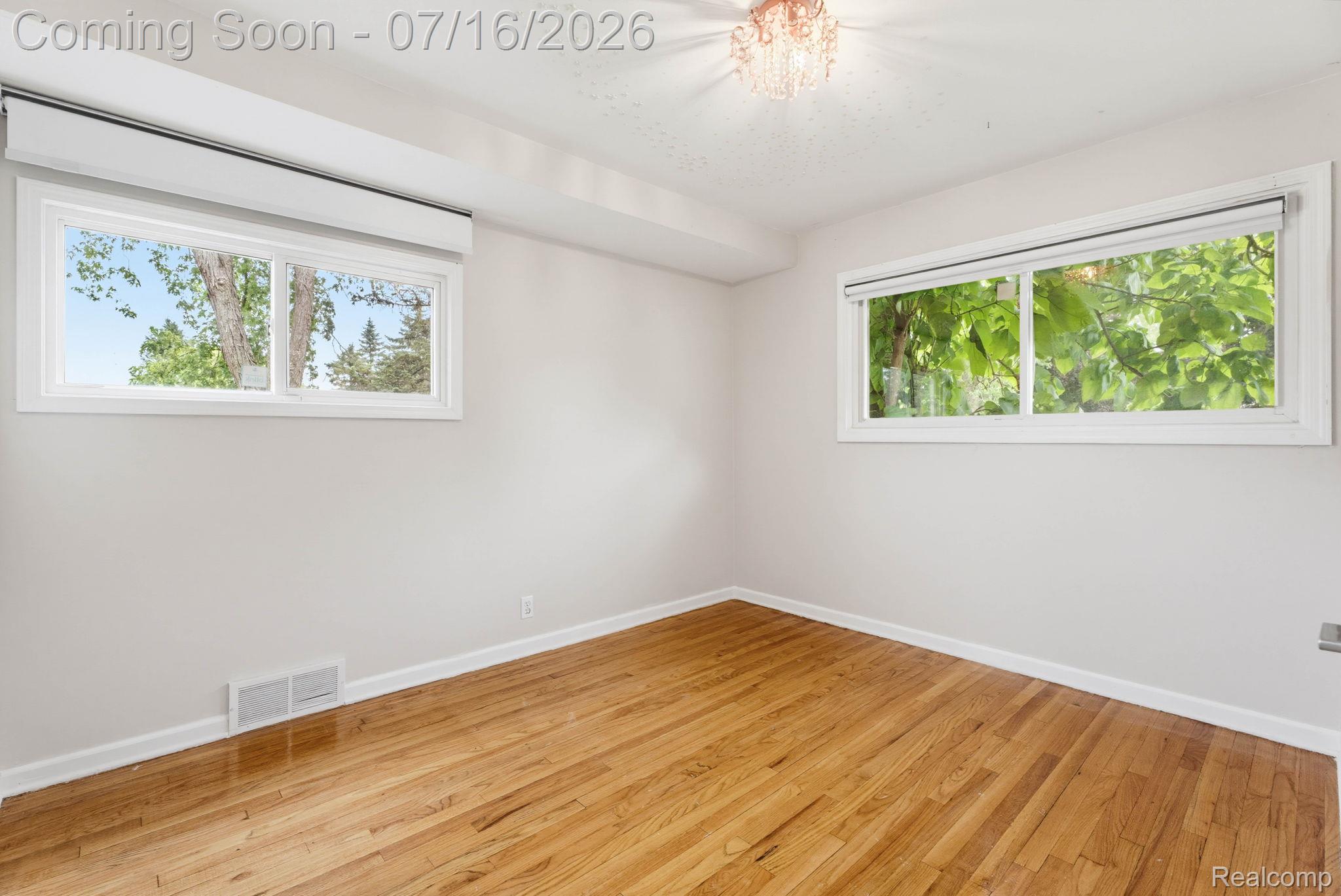 2118 Middlebelt Road West Bloomfield, MI 48324 - Photo 23 of 54 24-web-or-mls-Edited-24.jpg