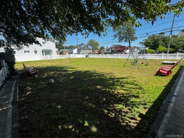 $545,000 | Clocks Boulevard, Massapequa Park, NY 11758