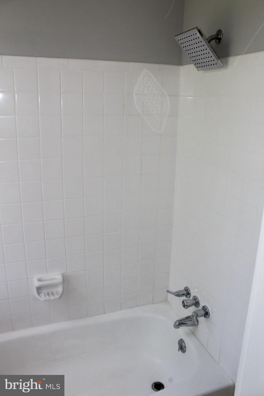 7 18th Street Southeast, Unit 201 Washington, DC 20003 - Photo 8 of 10
