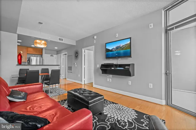 $407,000 | 3600 South Glebe Road, Unit 215W, Arlington, VA 22202