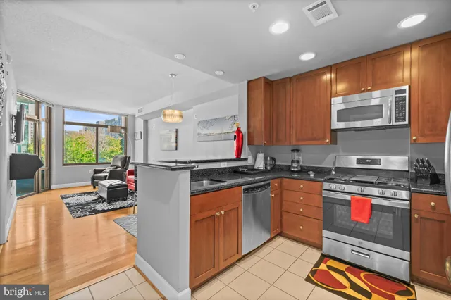 $407,000 | 3600 South Glebe Road, Unit 215W, Arlington, VA 22202