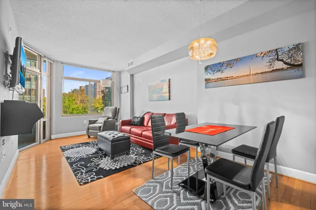 $407,000 | 3600 South Glebe Road, Unit 215W, Arlington, VA 22202