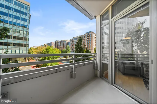 $407,000 | 3600 South Glebe Road, Unit 215W, Arlington, VA 22202