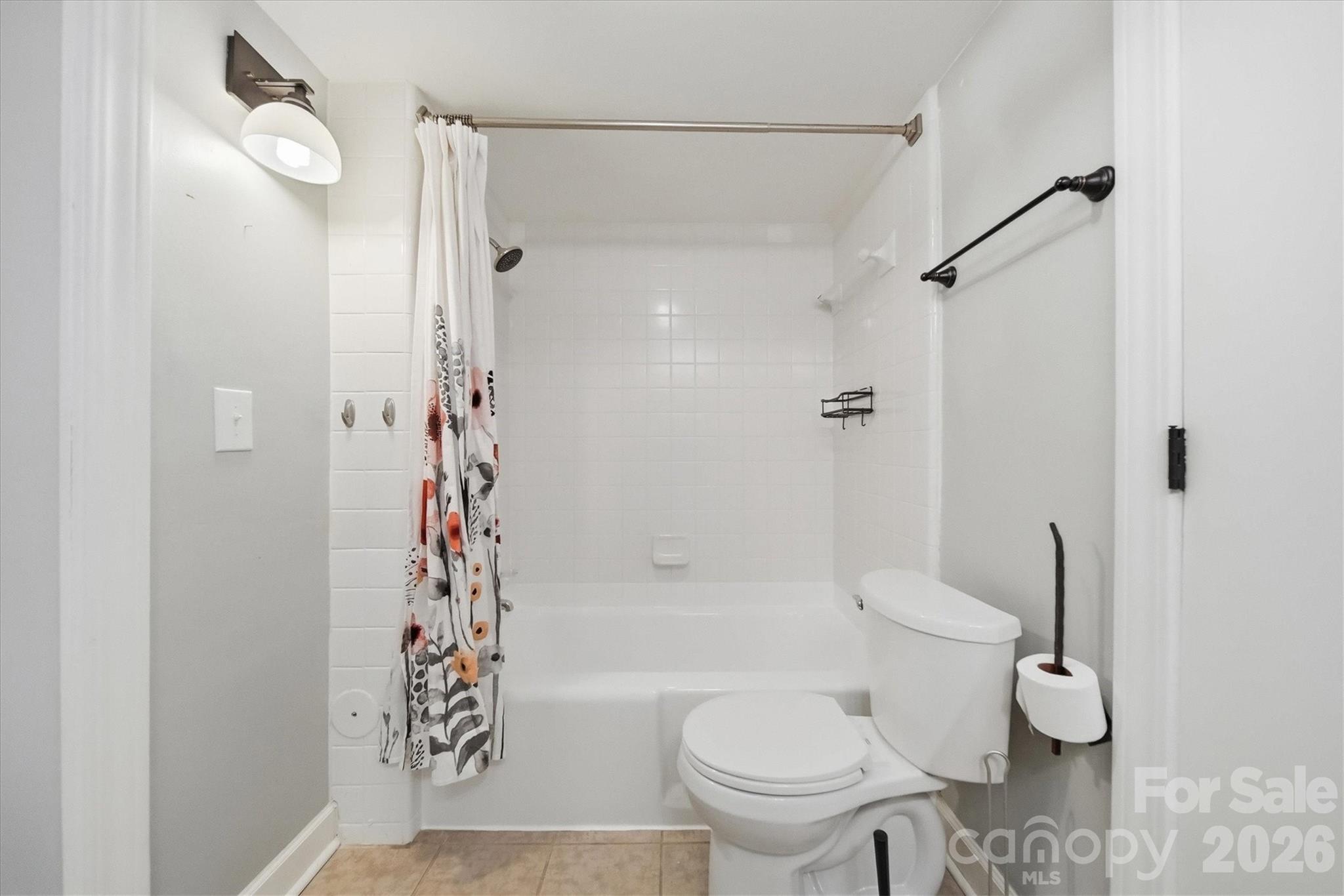 1215 6th Street Northwest Hickory, NC 28601 - Photo 26 of 48