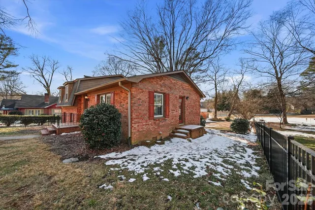 $399,900 | 1215 6th Street Northwest, Hickory, NC 28601